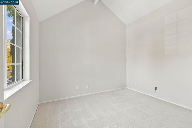5120 Keller Ridge Dr, Clayton, CA 94517