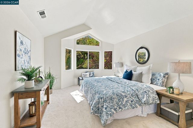 5120 Keller Ridge Dr, Clayton, CA 94517
