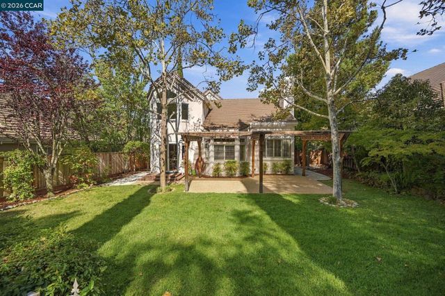 5120 Keller Ridge Dr, Clayton, CA 94517