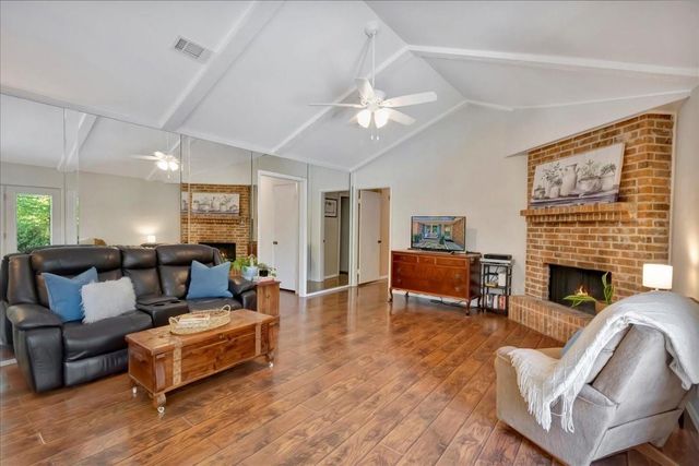 1403 Newport Boulevard, League City, TX 77573