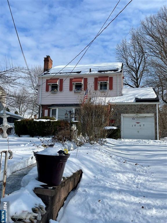 1067 Julia Street, Teaneck, NJ 07666