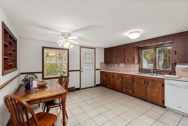 12 Rome Ave, Kingston, MA 02364