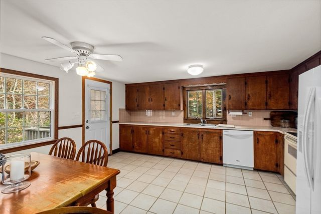 12 Rome Ave, Kingston, MA 02364