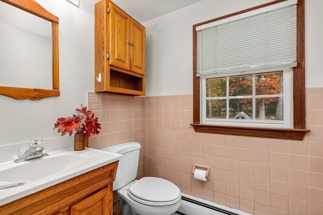 12 Rome Ave, Kingston, MA 02364