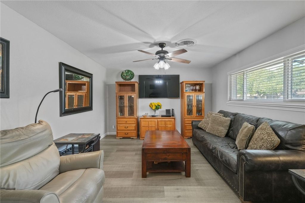 214 Driftwood Dr, Portland, TX 78374 — photo 4