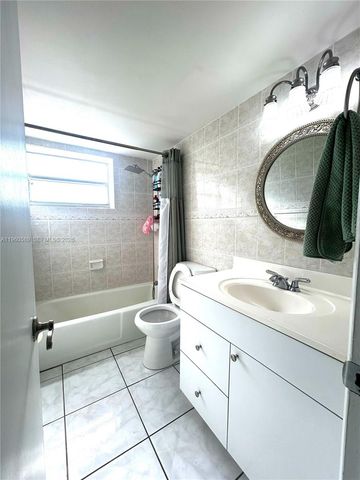 910 Michigan Ave 401, Miami Beach, FL 33139