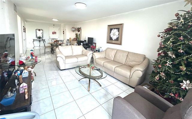 910 Michigan Ave 401, Miami Beach, FL 33139