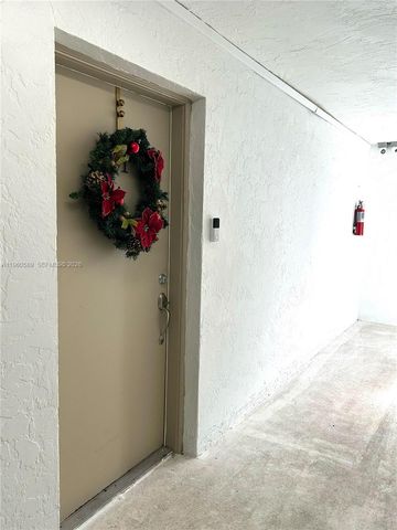 910 Michigan Ave 401, Miami Beach, FL 33139