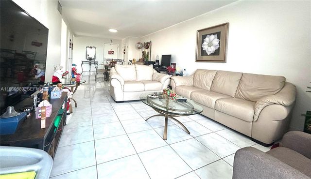 910 Michigan Ave 401, Miami Beach, FL 33139