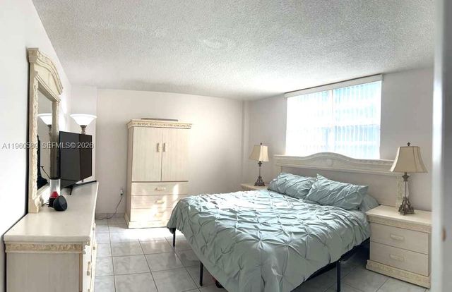 910 Michigan Ave 401, Miami Beach, FL 33139
