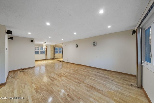 21 Lone Star Lane, Manalapan, NJ 07726