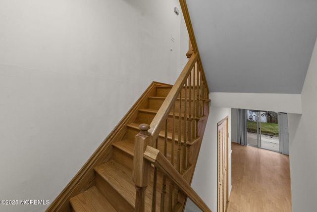 21 Lone Star Lane, Manalapan, NJ 07726