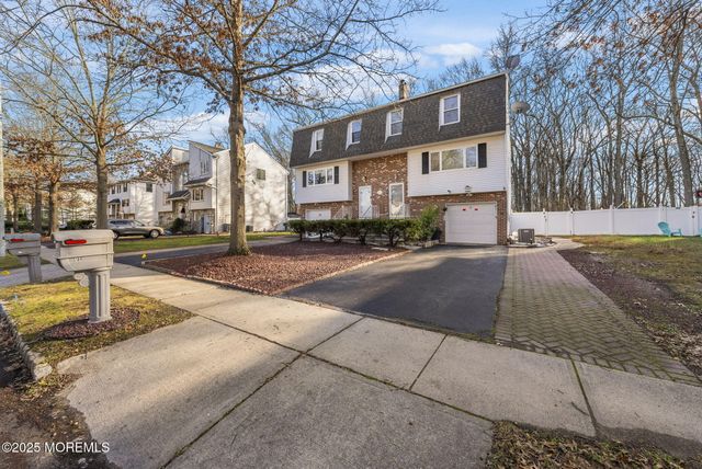 21 Lone Star Lane, Manalapan, NJ 07726