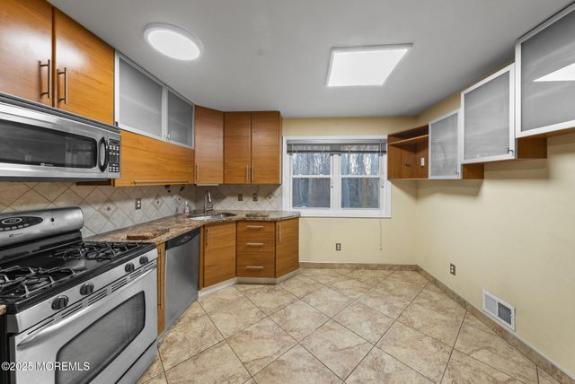 21 Lone Star Lane, Manalapan, NJ 07726