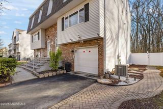 21 Lone Star Lane, Manalapan, NJ 07726