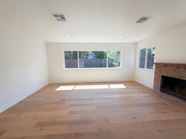 1128 Hobart Dr, Marysville, CA 95901