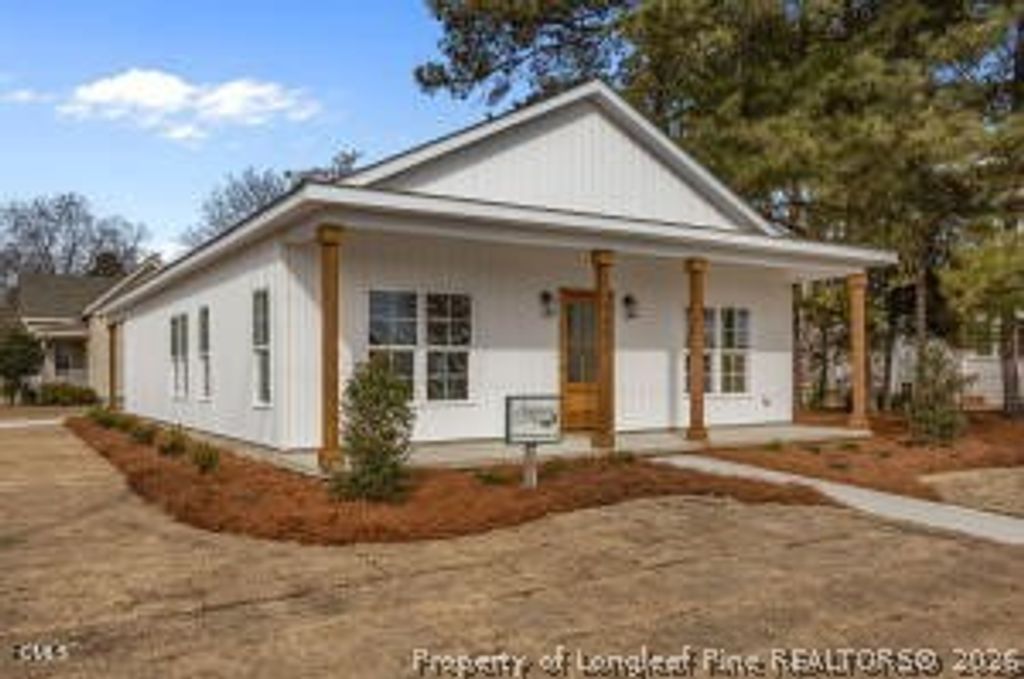 206 S Wall Street, Benson, NC 27504 — photo 2