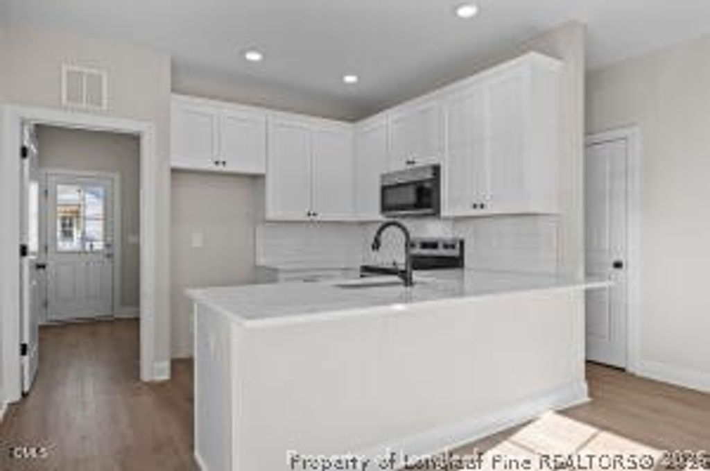 206 S Wall Street, Benson, NC 27504 — photo 4