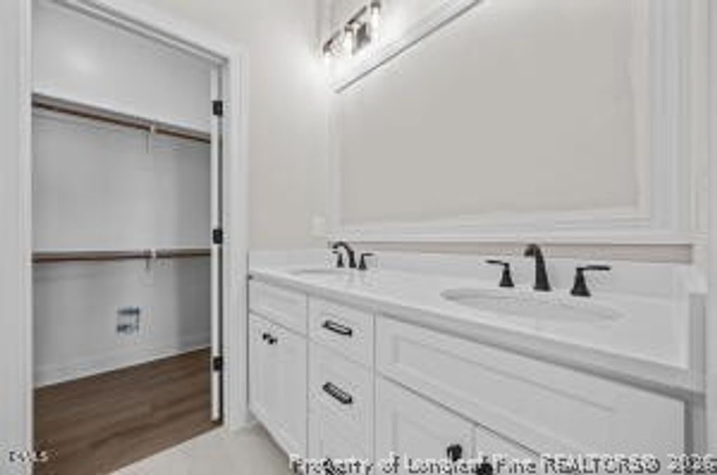 206 S Wall Street, Benson, NC 27504 — photo 9