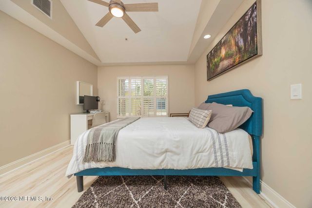 117 SEA GROVE Lane, Jacksonville Beach, FL 32250