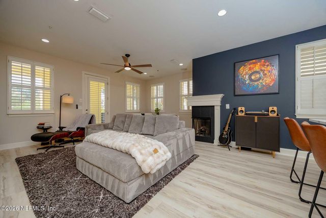 117 SEA GROVE Lane, Jacksonville Beach, FL 32250