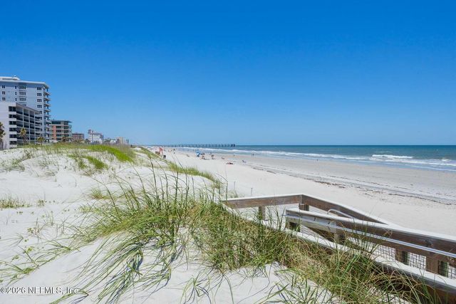 117 SEA GROVE Lane, Jacksonville Beach, FL 32250