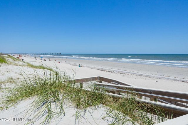 117 SEA GROVE Lane, Jacksonville Beach, FL 32250
