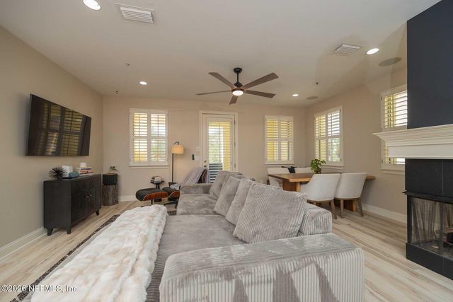 117 SEA GROVE Lane, Jacksonville Beach, FL 32250