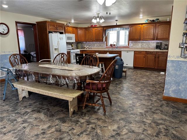 21352 State Highway 46 Highway, Maryville, MO 64468