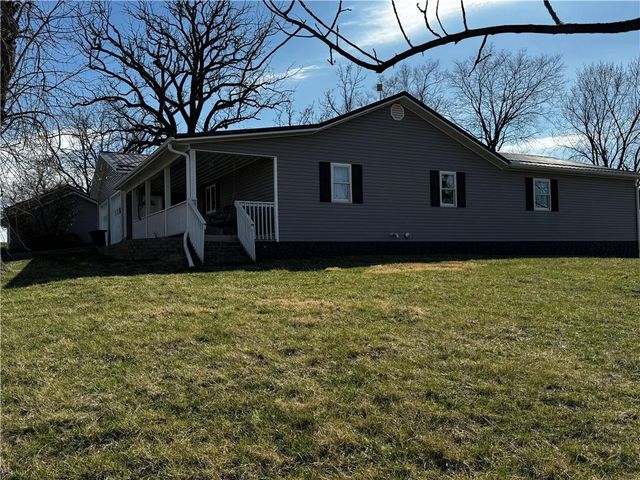 21352 State Highway 46 Highway, Maryville, MO 64468