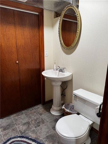 21352 State Highway 46 Highway, Maryville, MO 64468