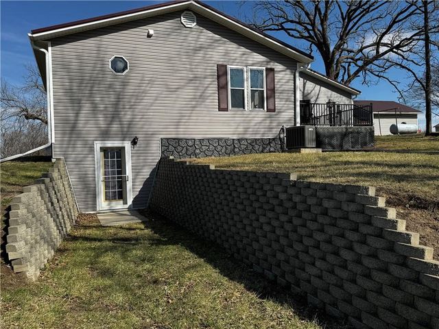 21352 State Highway 46 Highway, Maryville, MO 64468