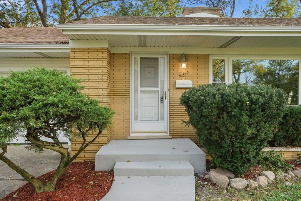 732 1st Street, Crete, IL 60417 — photo 2