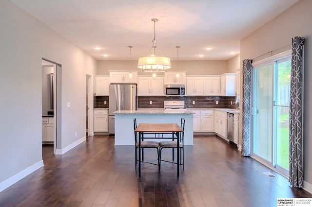 4504 S 198th Street, Omaha, NE 68135
