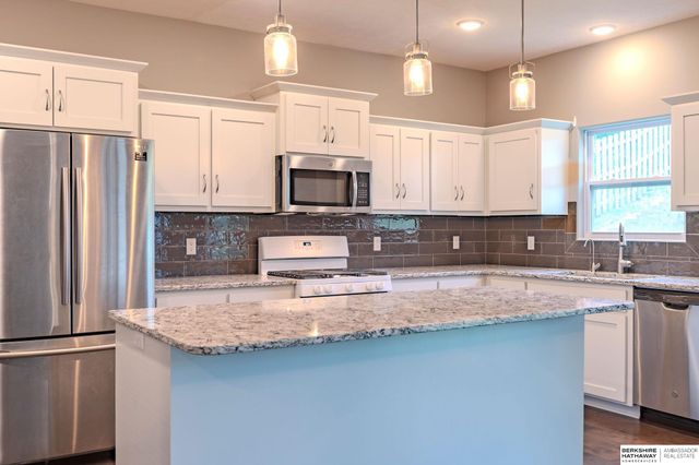 4504 S 198th Street, Omaha, NE 68135