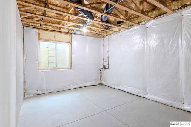4504 S 198th Street, Omaha, NE 68135
