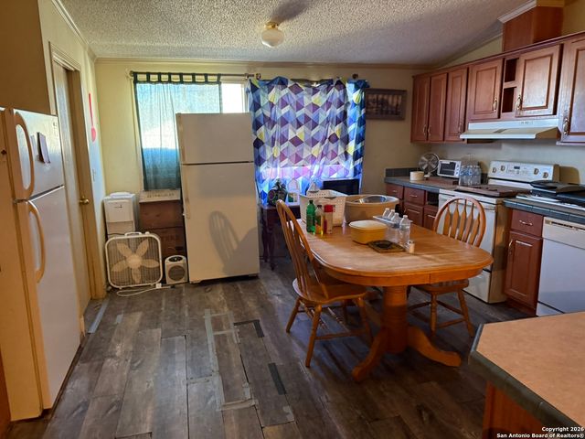 632 Academy B, Blanco, TX 78606