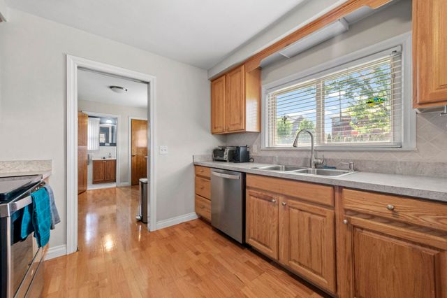 42355 Tessmer Drive, Sterling Heights, MI 48314