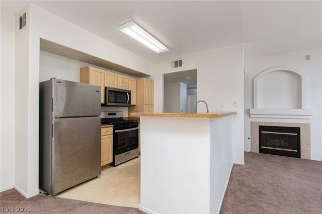 8250 North GRAND CANYON Drive 2144, Las Vegas, NV 89166