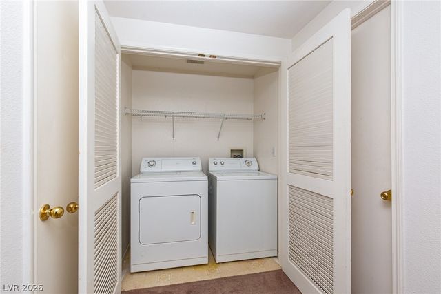 8250 North GRAND CANYON Drive 2144, Las Vegas, NV 89166