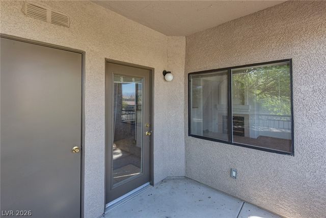 8250 North GRAND CANYON Drive 2144, Las Vegas, NV 89166