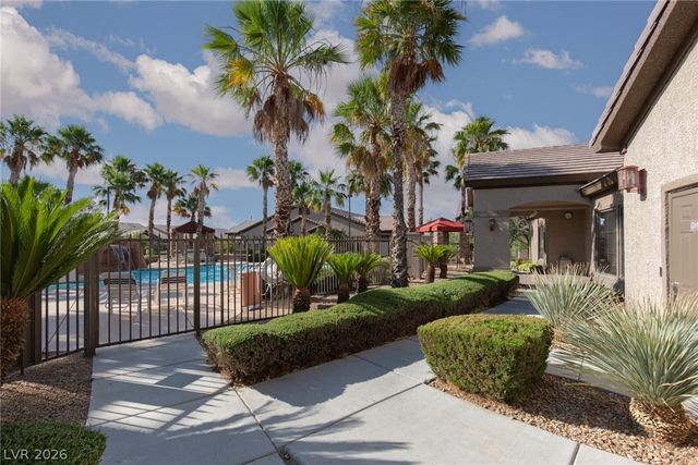 8250 North GRAND CANYON Drive 2144, Las Vegas, NV 89166