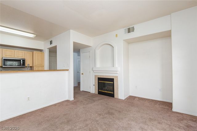 8250 North GRAND CANYON Drive 2144, Las Vegas, NV 89166