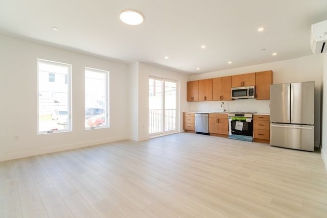 150 Williams 20, Chelsea, MA 02150