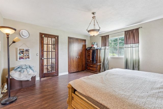 11900 Surrey Lane, Yukon, OK 73099