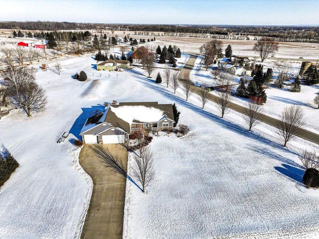 9410 MEMORY LANE, Neenah, WI 54956