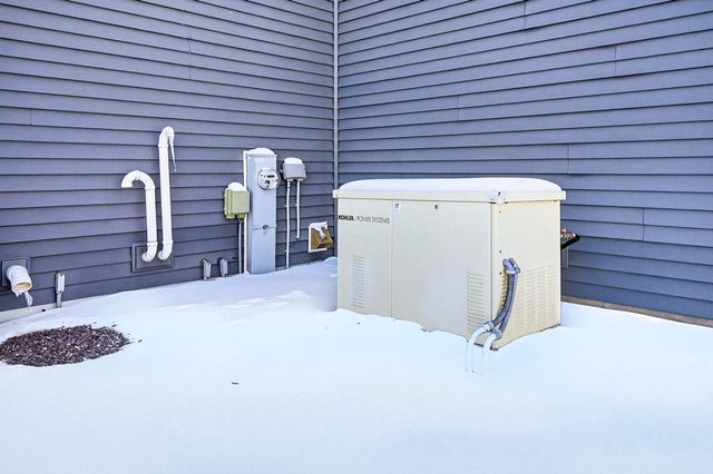 9410 MEMORY LANE, Neenah, WI 54956