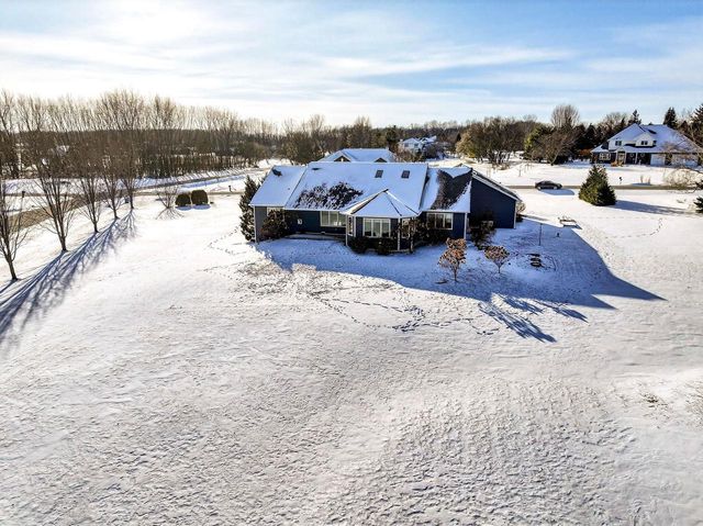 9410 MEMORY LANE, Neenah, WI 54956