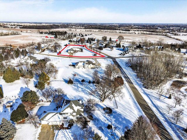 9410 MEMORY LANE, Neenah, WI 54956