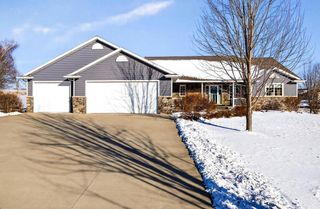9410 MEMORY LANE, Neenah, WI 54956